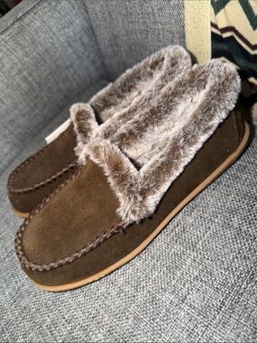 Minnetonka Brown Suede Moccasin Slippers with Faux-Fur Collar